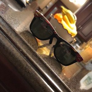 Women’s black ray ban sunglasses